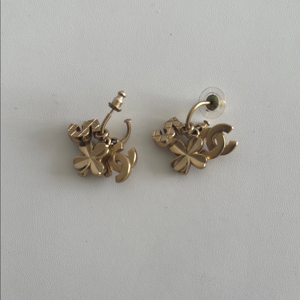 CHANEL Gold Floral Stud Earrings